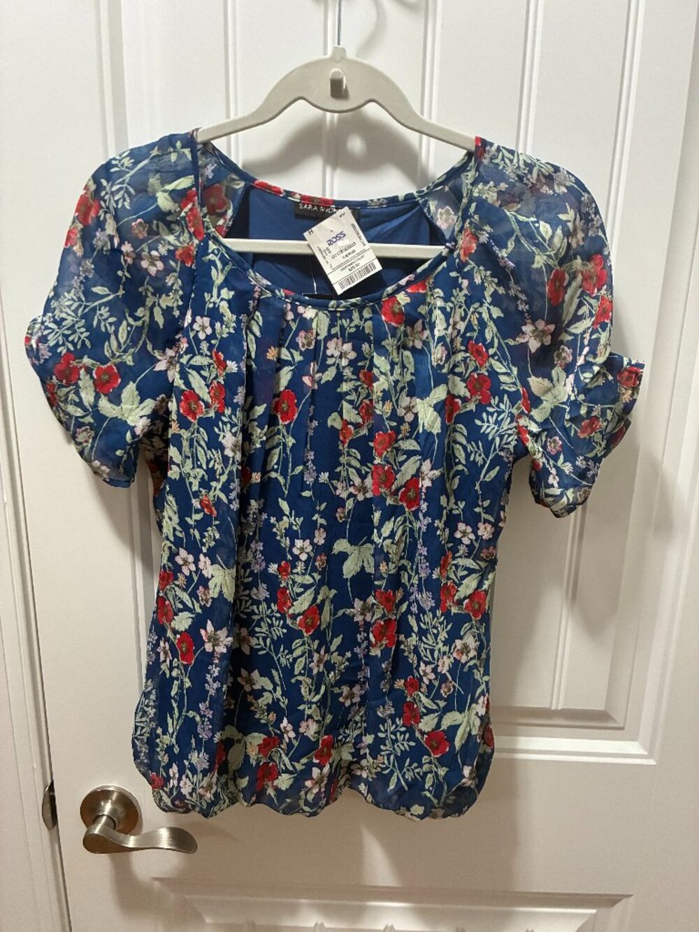 Sara Michelle NWT Blue Floral Puff Sleeve Bubble Hem Blouse